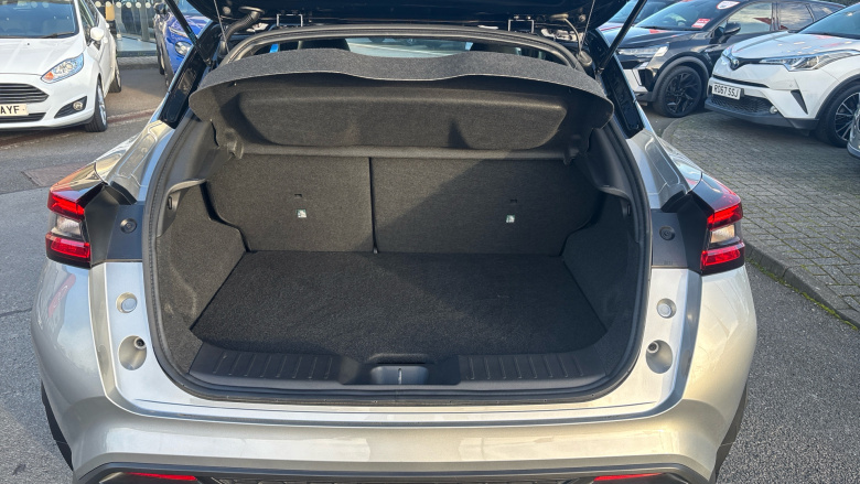 Nissan Juke 1.0 DiG-T N-Connecta 5dr Petrol Hatchback